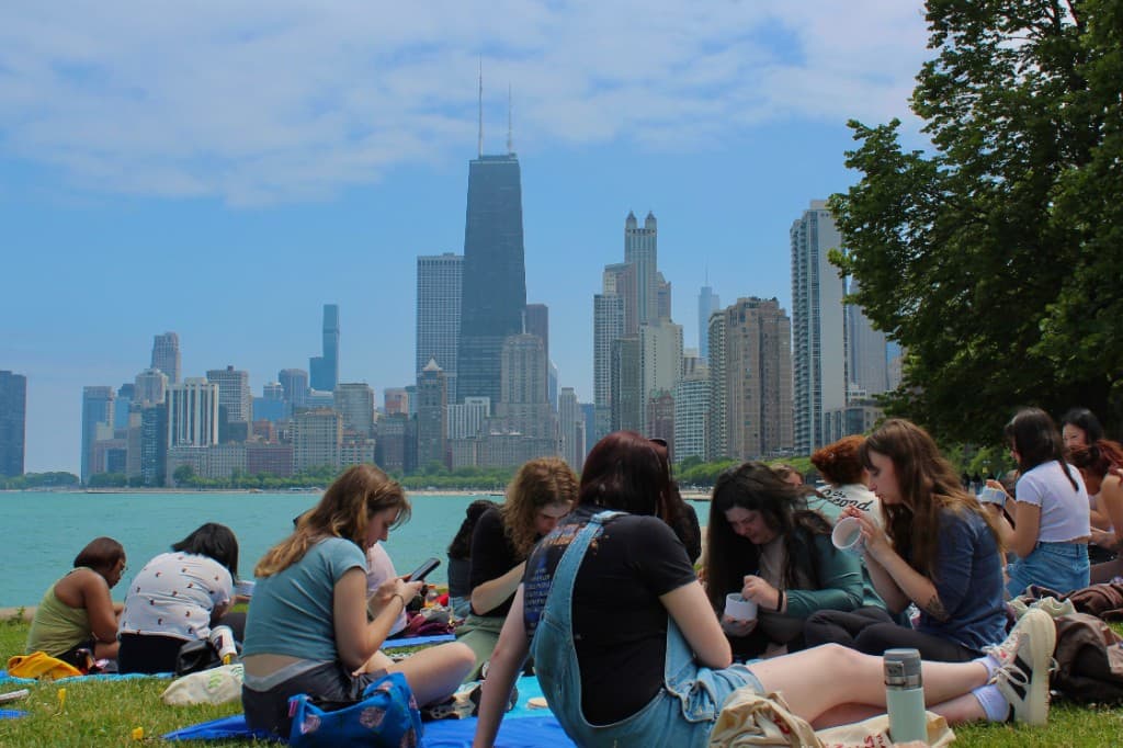 Pottery in the Park | Custom Trinket Trays with Chicago Girls Who Walk